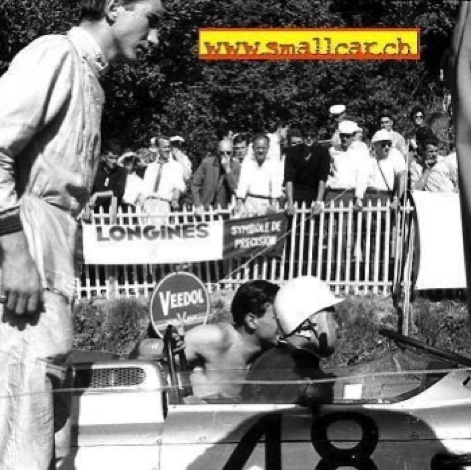 Jim plaisante avec Jo Bonnier avant le départ
© Kuno Zimmermann